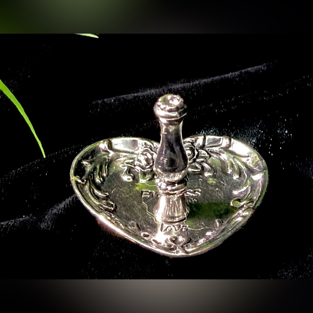 Vintage Endless Love Ring Holder - Picture 6 of 7